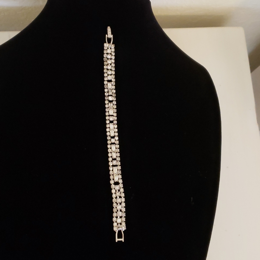 💎Vintage! 'Exquisite' Rhinestone Bracelet💎 - Picture 3 of 4